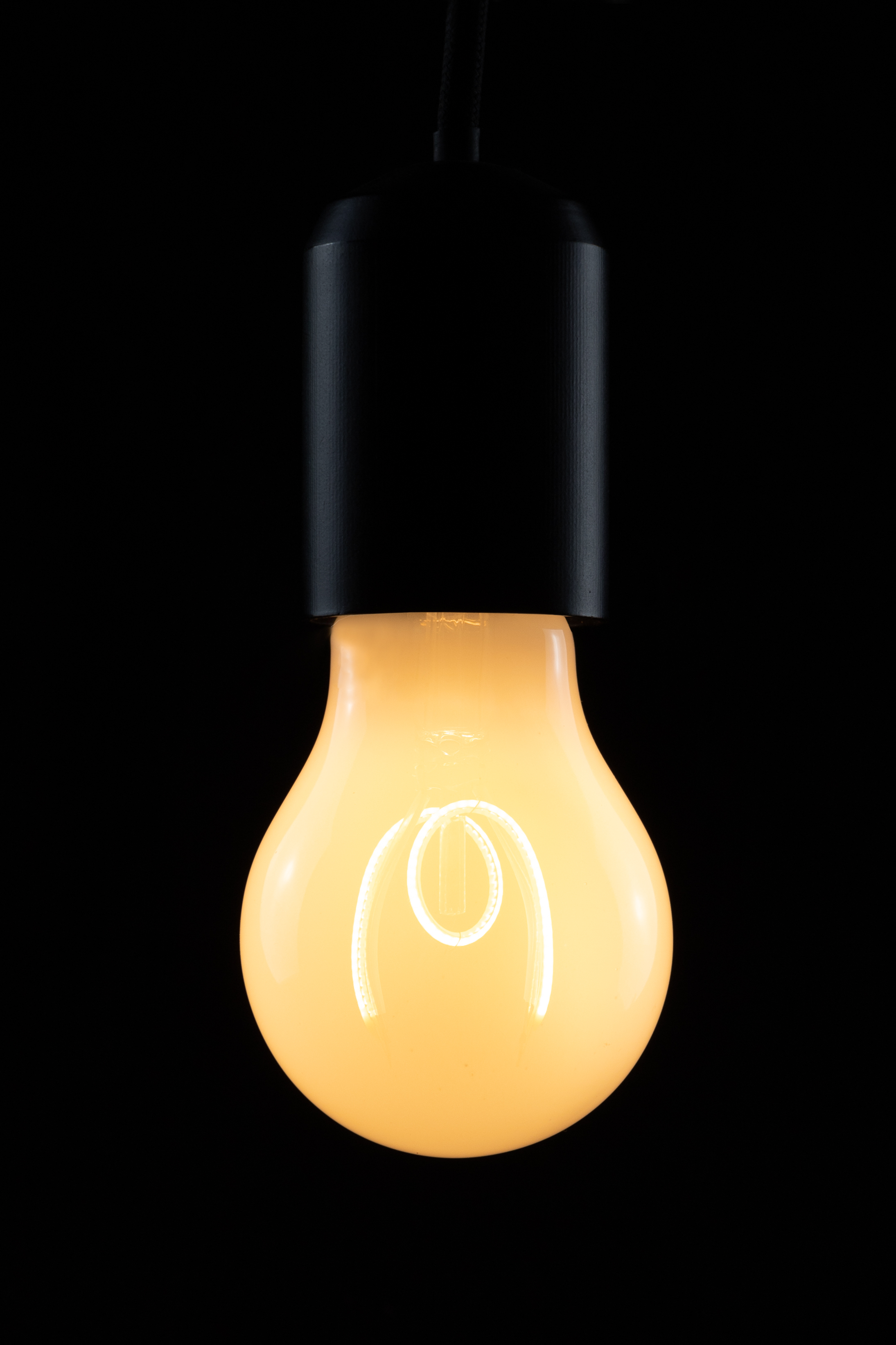 LED Lampe Soft Glühlampe milky R60 E27 3,2 Watt 2200 Kelvin warmweiß extra dimmbar