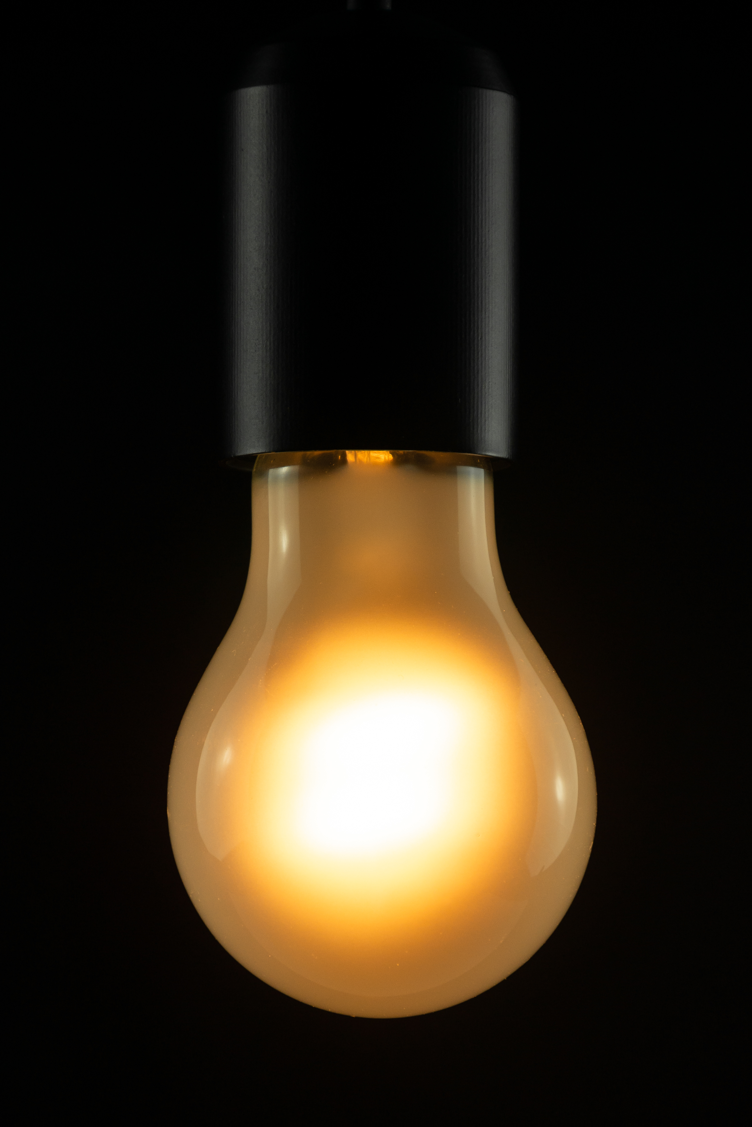 LED Lampe Soft Glühlampe matt R60 E27 3,2 Watt 2200 Kelvin warmweiß extra dimmbar