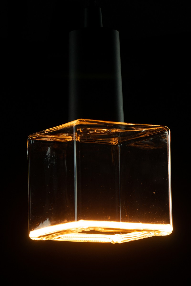 LED Lampe Floating Cube R85 klar E27 8 Watt 1800 Kelvin warmweiß extra dimmbar